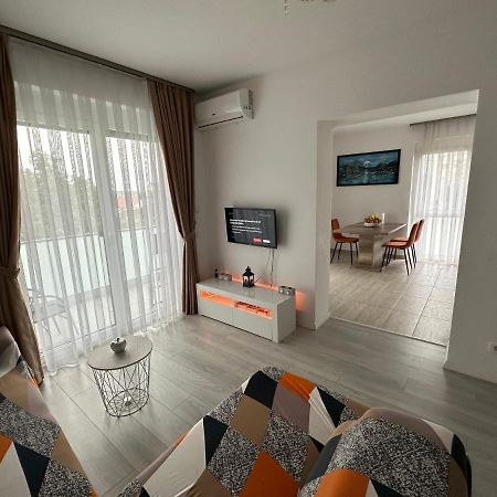 Home & Happy Oradea Bagian luar foto