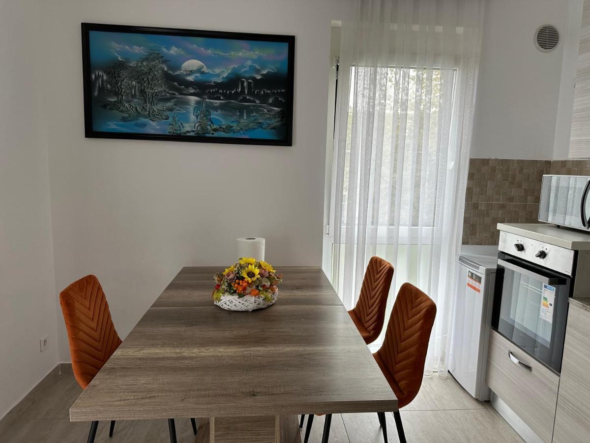 Home & Happy Oradea Bagian luar foto