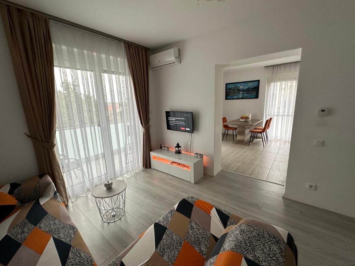 Home & Happy Oradea Bagian luar foto