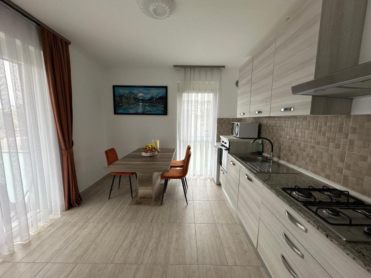 Home & Happy Oradea Bagian luar foto